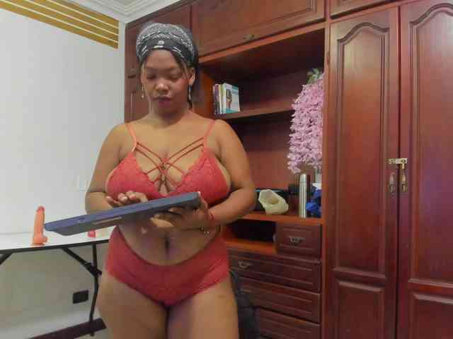 ValkiriaContee webcam