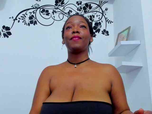 ValkiriaContee webcam