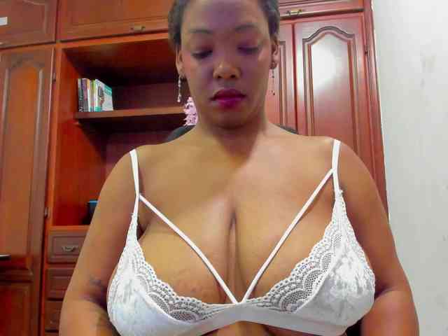 ValkiriaContee webcam