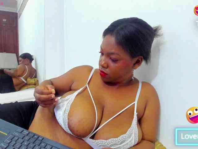 ValkiriaContee webcam