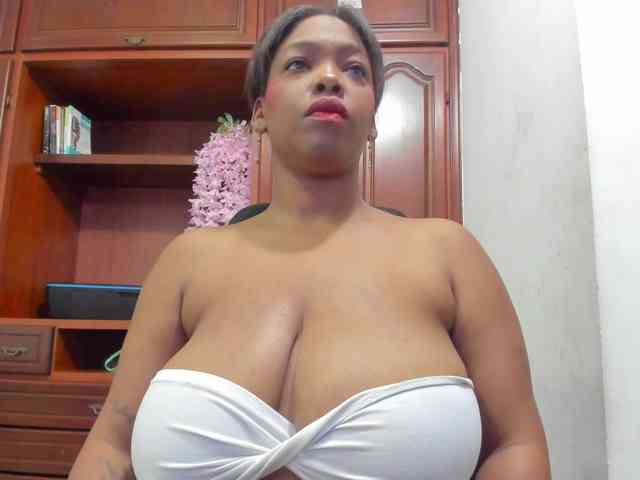 ValkiriaContee webcam