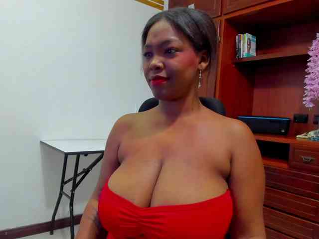 ValkiriaContee webcam