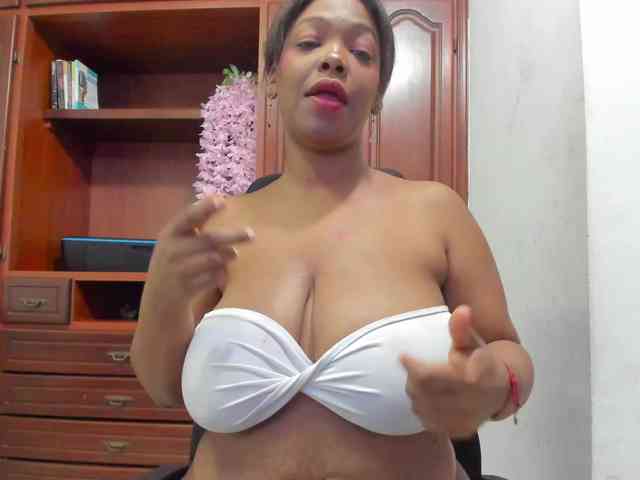 ValkiriaContee webcam