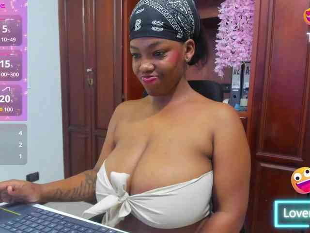 ValkiriaContee webcam