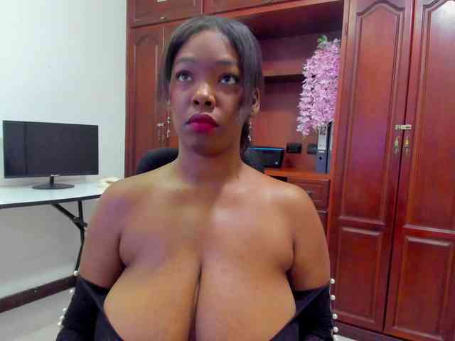 ValkiriaContee webcam