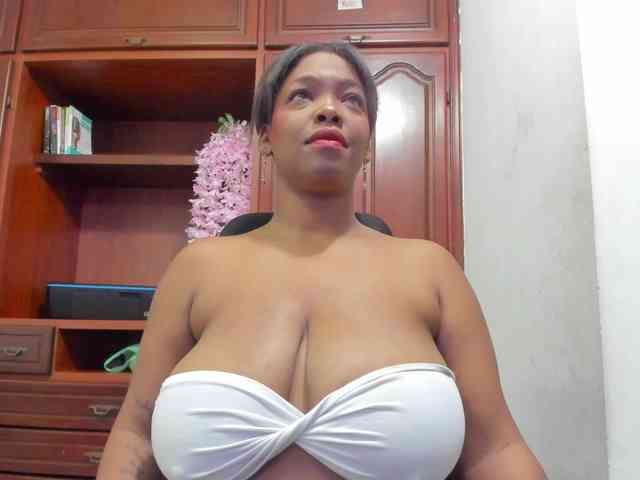 ValkiriaContee webcam