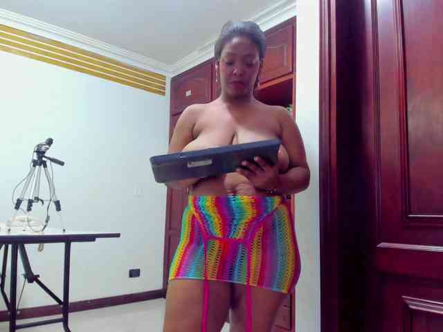 ValkiriaContee webcam