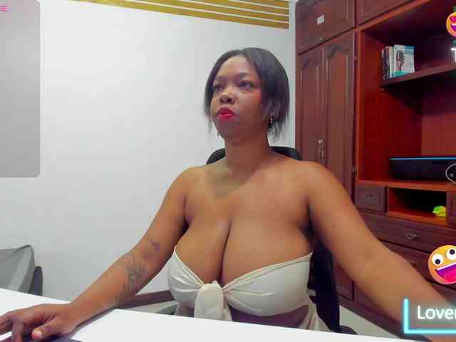 ValkiriaContee webcam