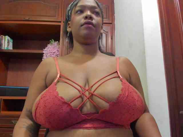 ValkiriaContee Live Webcam on BongaCams