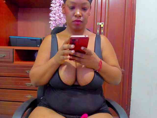 ValkiriaContee Live Webcam on BongaCams