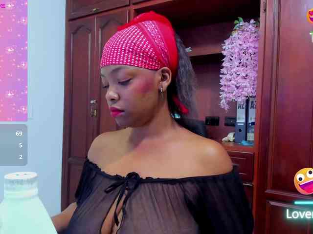 ValkiriaContee webcam