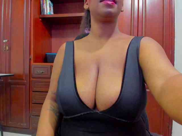 ValkiriaContee webcam