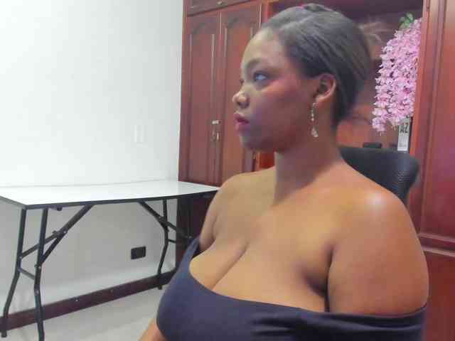 ValkiriaContee webcam