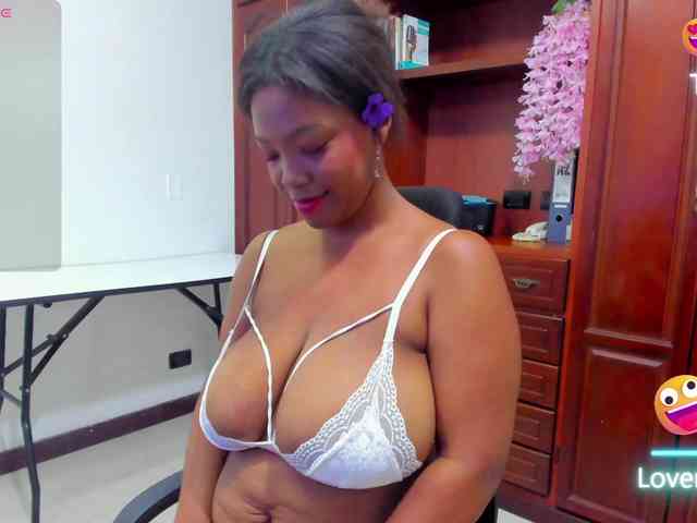 ValkiriaContee webcam