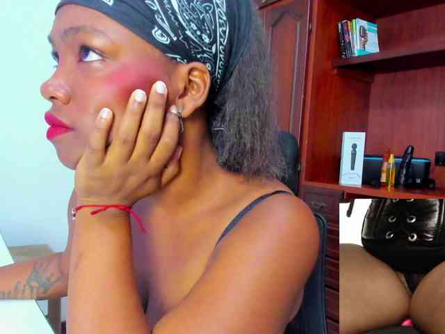 ValkiriaContee webcam