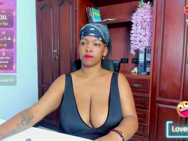 ValkiriaContee webcam