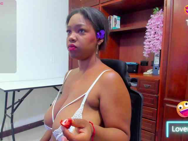 ValkiriaContee webcam