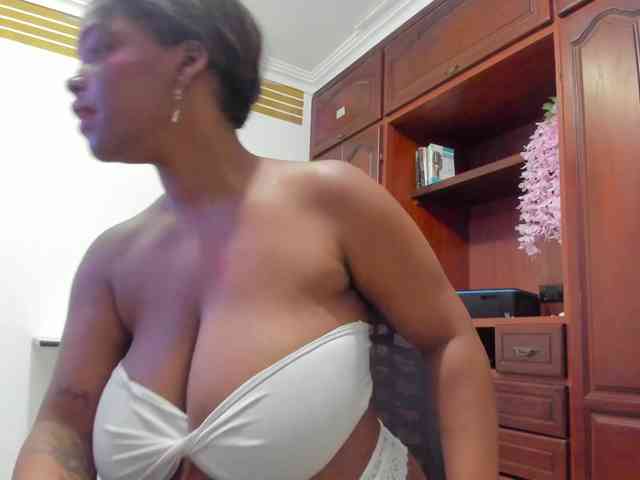 ValkiriaContee webcam