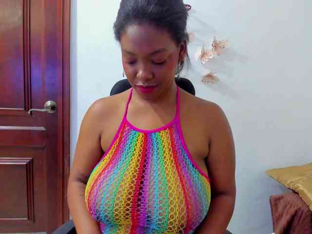 ValkiriaContee webcam