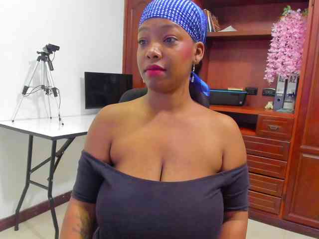 ValkiriaContee webcam