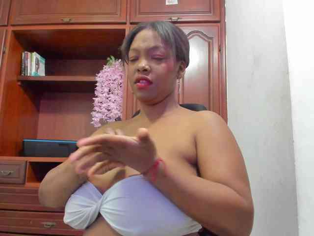 ValkiriaContee webcam