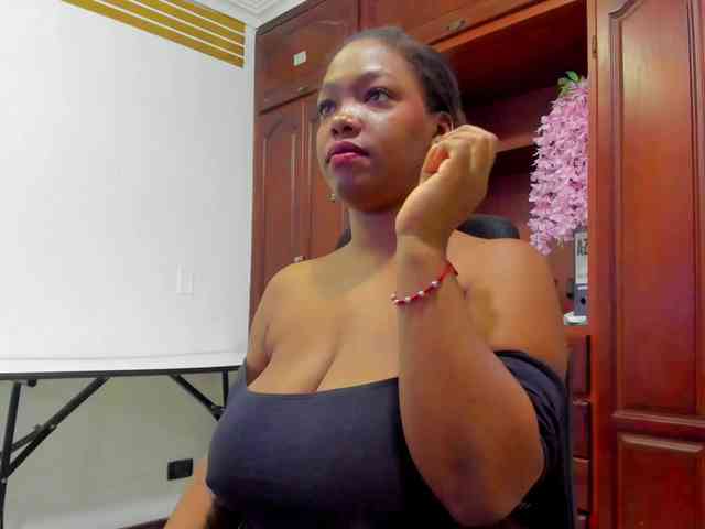 ValkiriaContee webcam