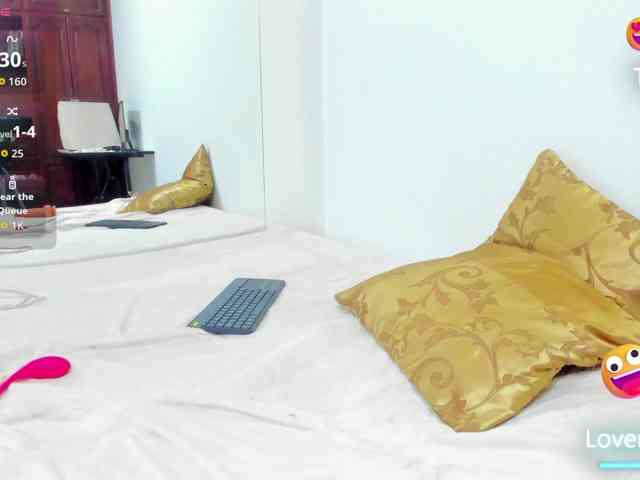 ValkiriaContee webcam