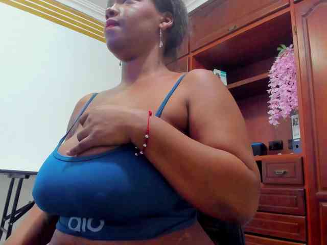 ValkiriaContee webcam