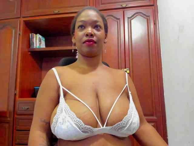 ValkiriaContee webcam