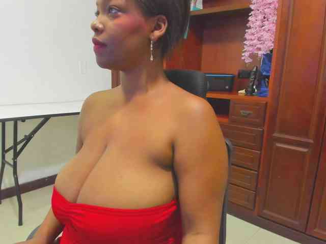 ValkiriaContee webcam