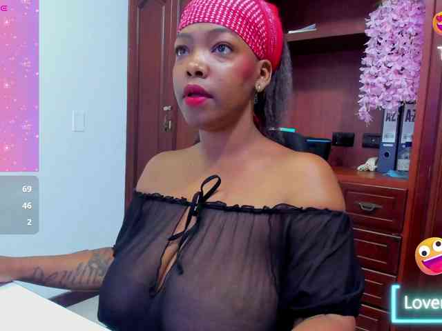 ValkiriaContee webcam