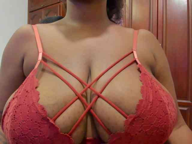 ValkiriaContee webcam