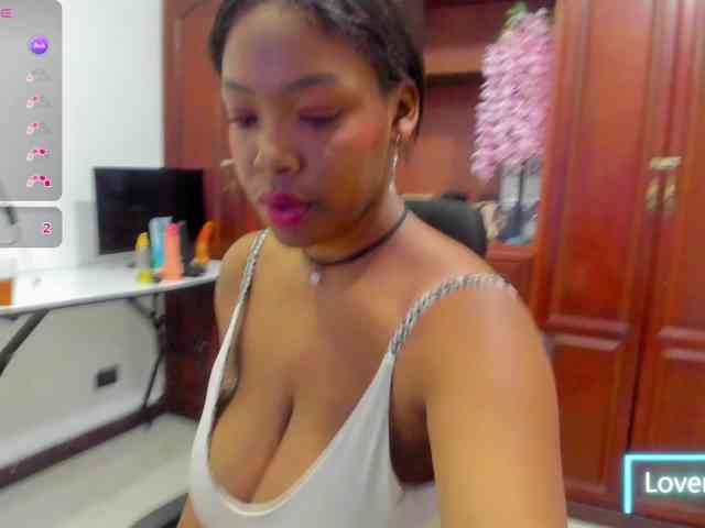 ValkiriaContee webcam