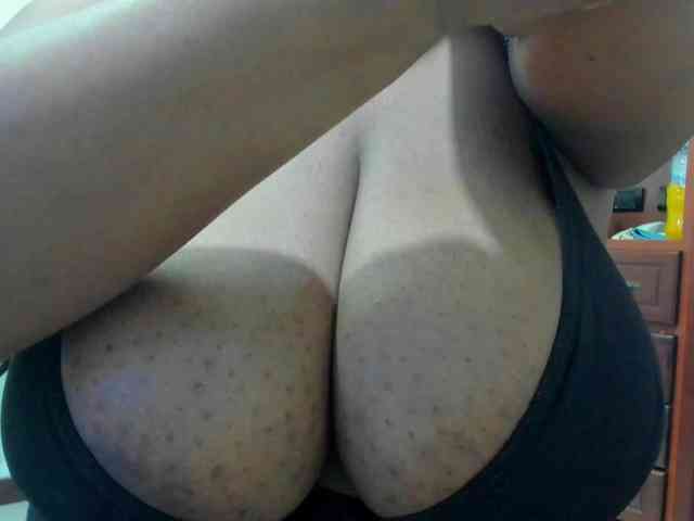 ValkiriaContee webcam