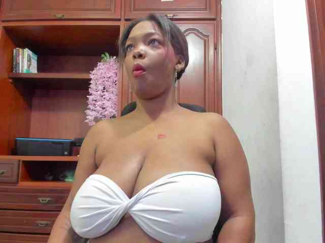 ValkiriaContee webcam