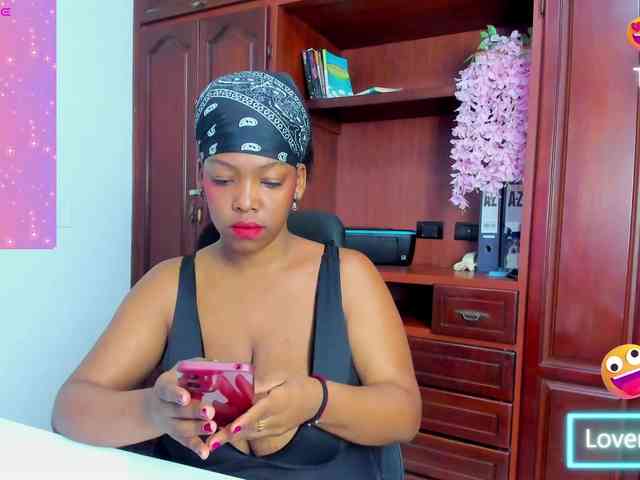 ValkiriaContee webcam