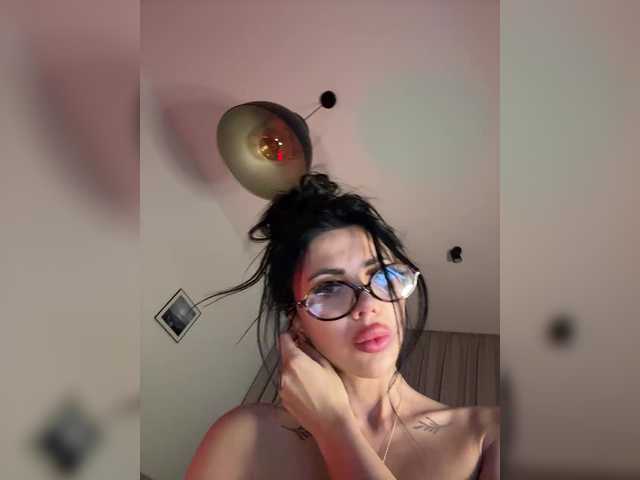 Sex chat gratuit in direct cu KatrinMoreno pe BongaCams