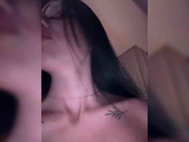 KatrinaMoreno webcam