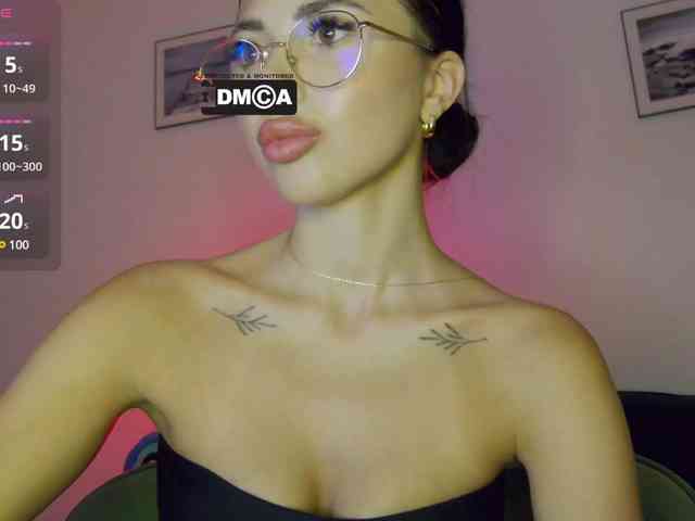 KatrinaMoreno webcam