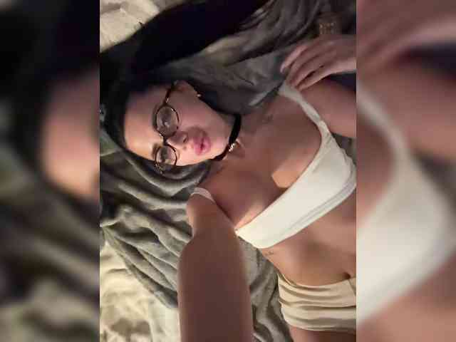 KatrinaMoreno webcam