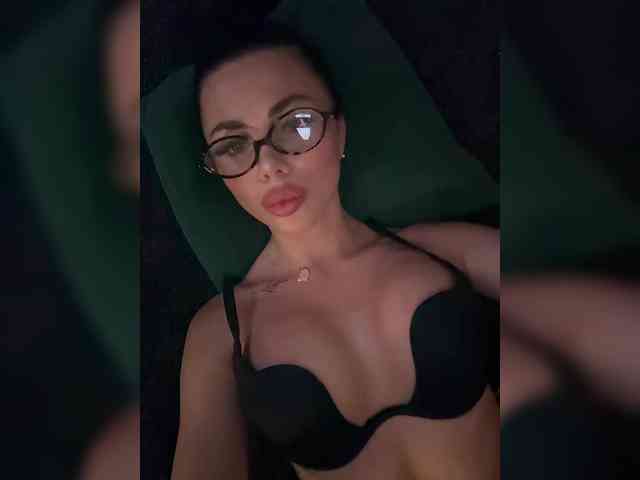 KatrinaMoreno webcam