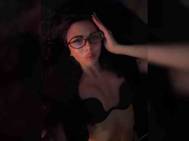 KatrinaMoreno webcam