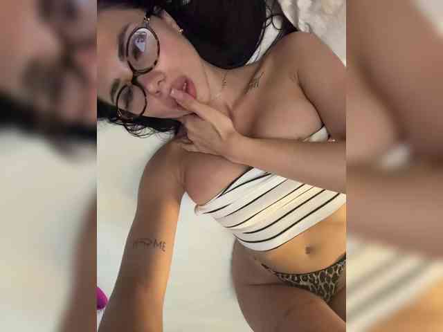KatrinaMoreno webcam