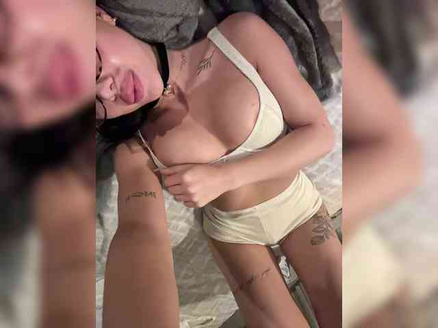 KatrinaMoreno webcam