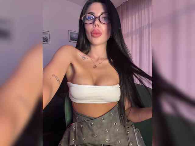 sexy chatroom KatrinMoreno
