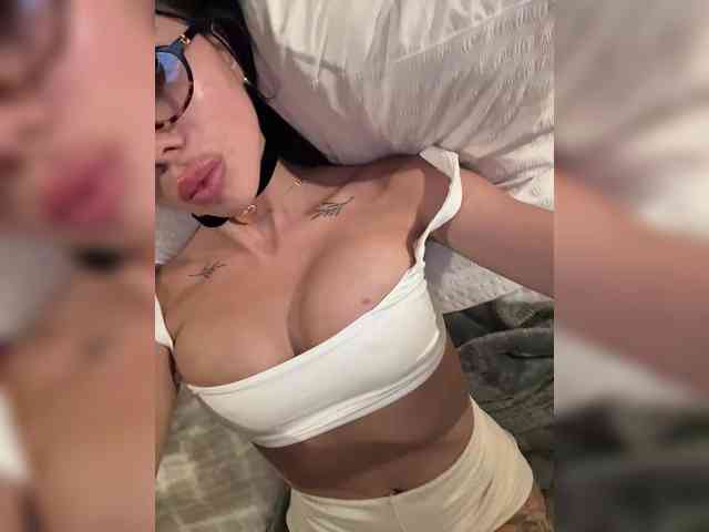 KatrinaMoreno webcam