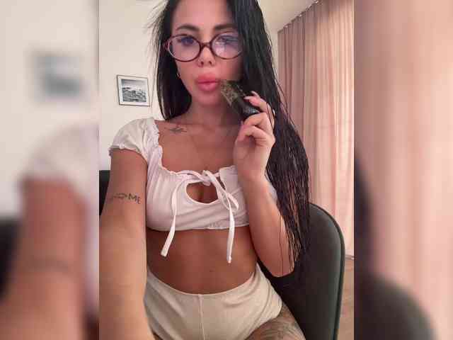 KatrinaMoreno webcam