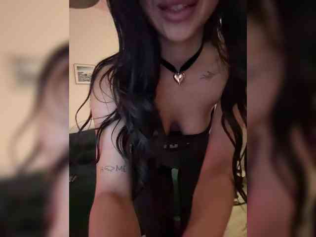 KatrinaMoreno webcam