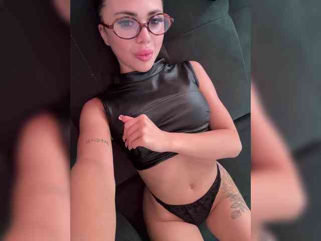 nude web cam KatrinMoreno