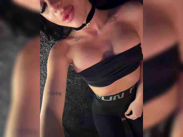 KatrinaMoreno webcam